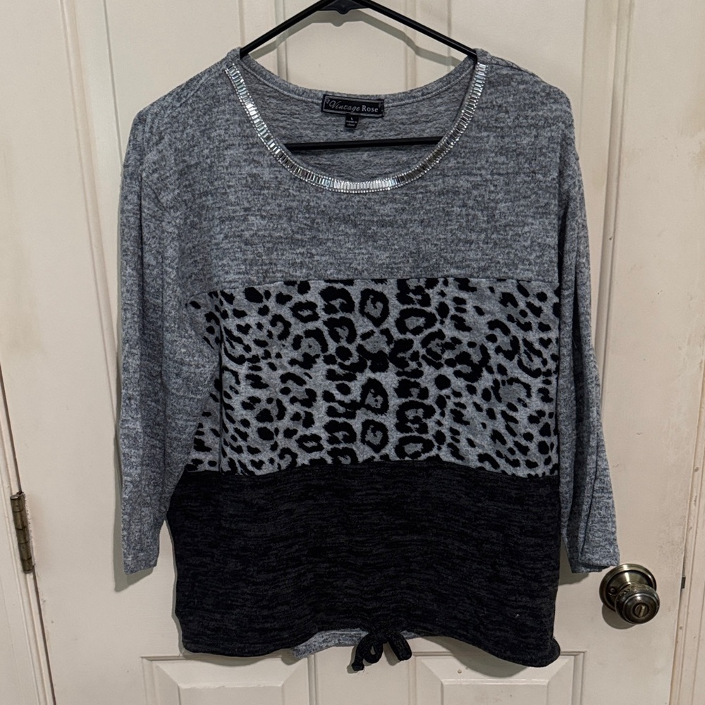 Vintage Rose Gray and Black Leopard Print Long Sleeve Top
